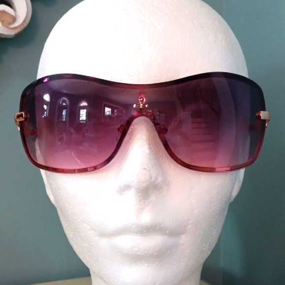 Accessories - Rose Tinted Shield Sunglasses w crystal accents 🍀